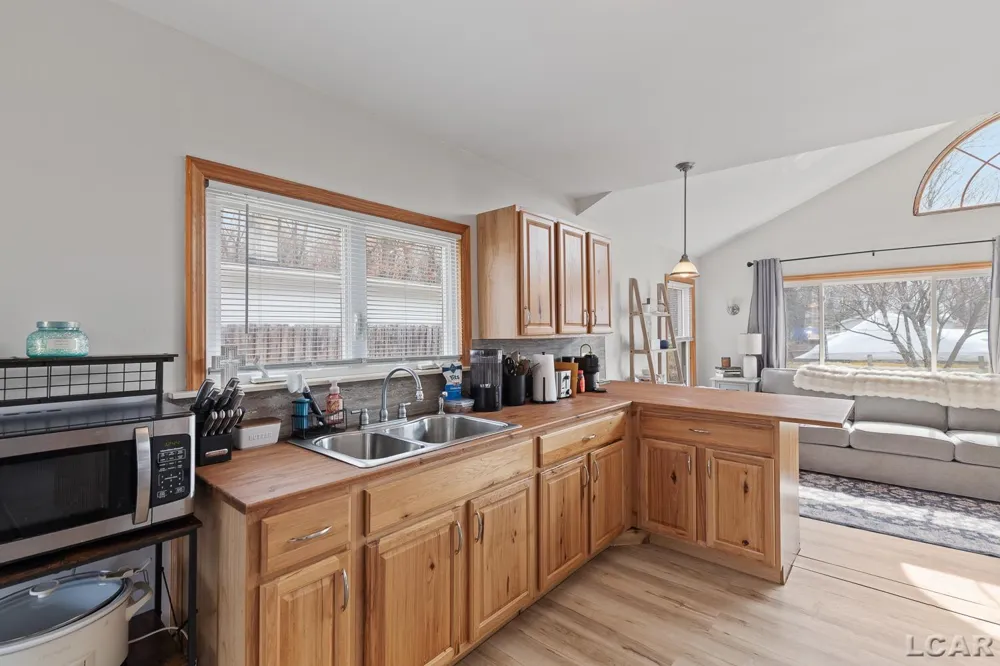 502 Wilbur Avenue Columbia Township, MI 49230