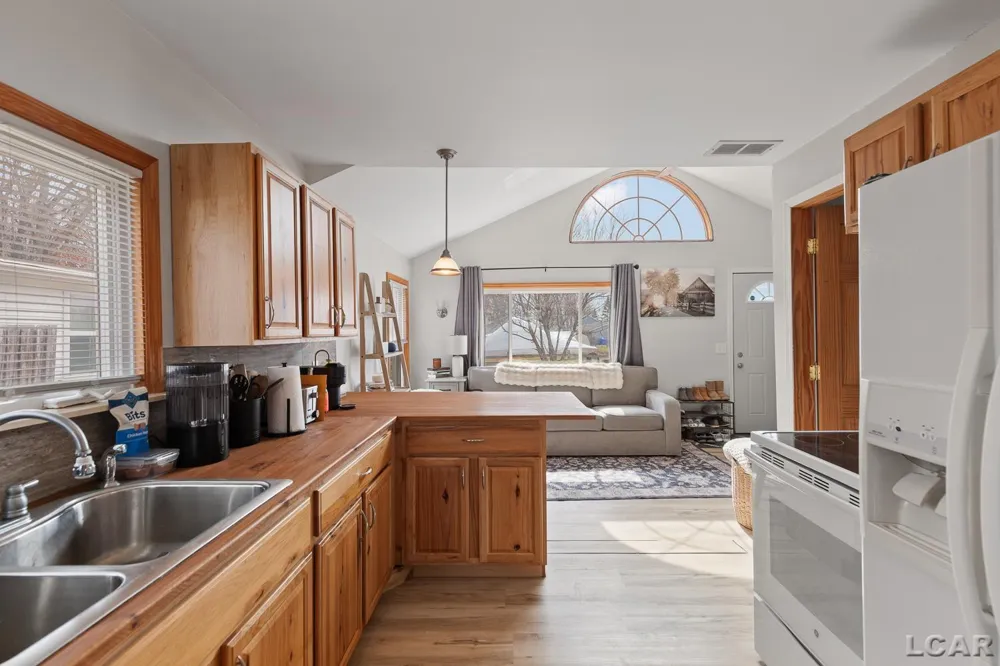 502 Wilbur Avenue Columbia Township, MI 49230