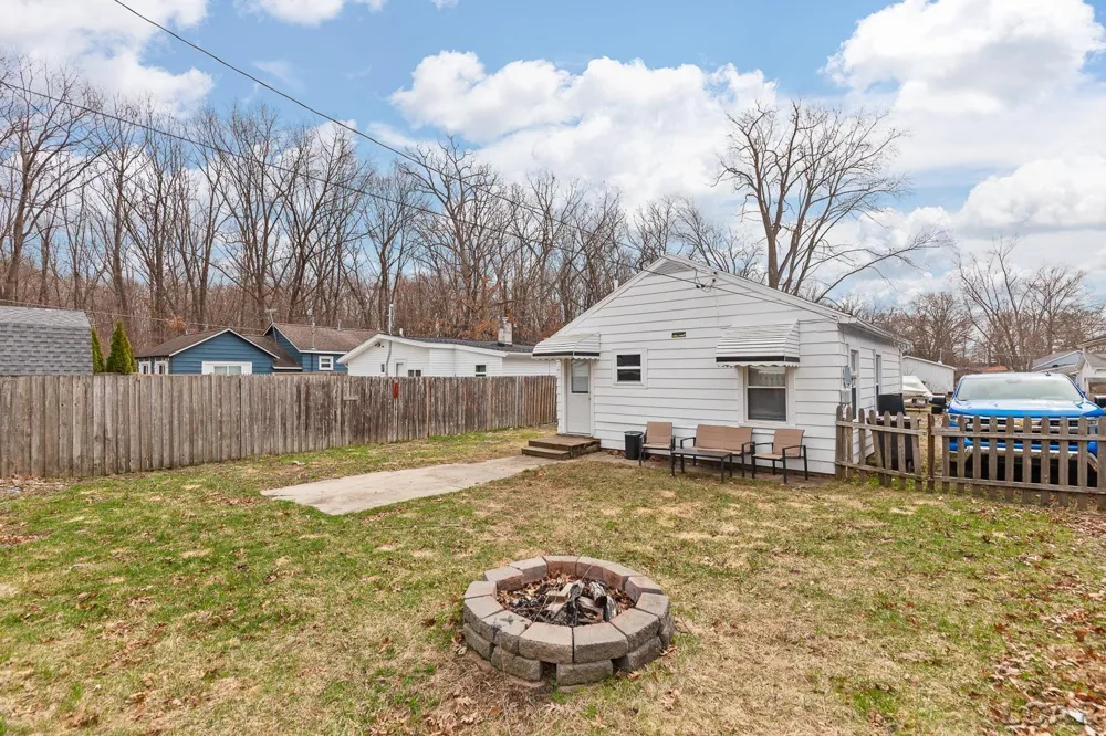 502 Wilbur Avenue Columbia Township, MI 49230