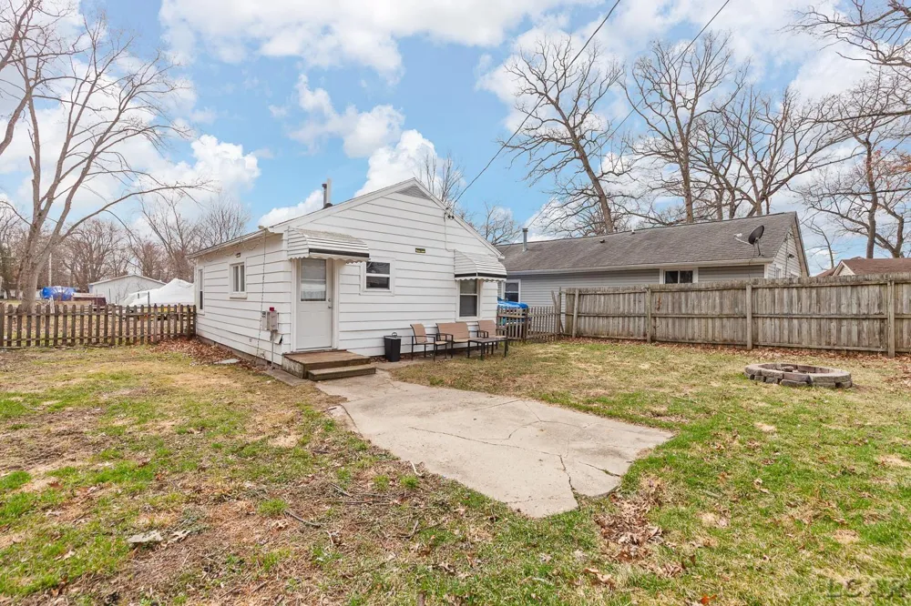 502 Wilbur Avenue Columbia Township, MI 49230