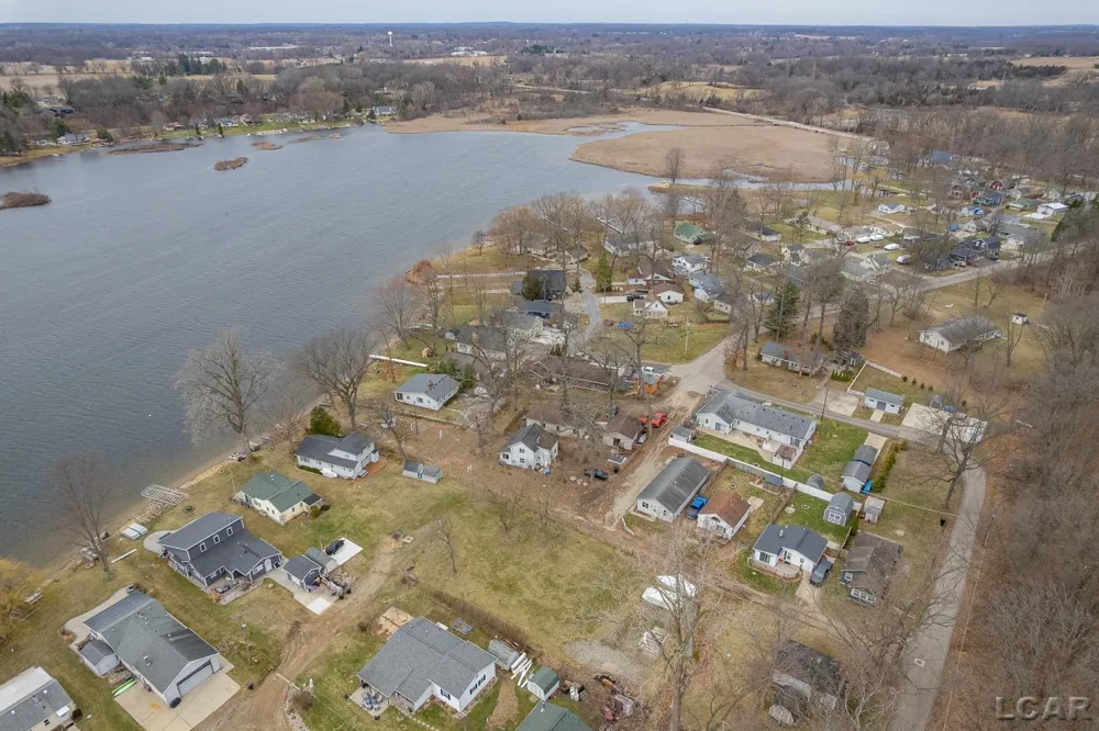 502 Wilbur Avenue Columbia Township, MI 49230