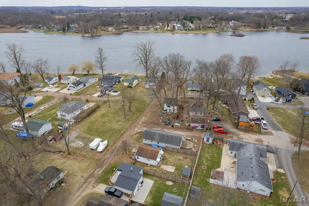 502 Wilbur Avenue Columbia Township, MI 49230