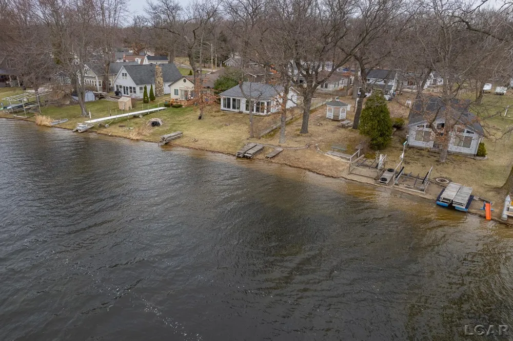502 Wilbur Avenue Columbia Township, MI 49230