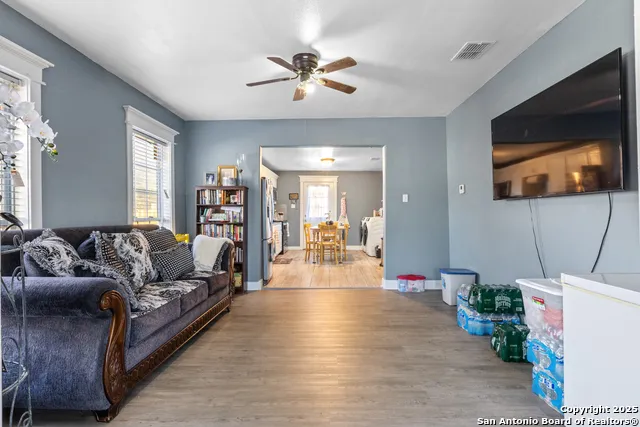 421 E Rio Grande Pearsall, TX 78061