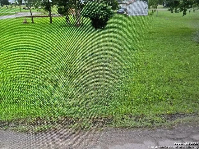 209 E 3RD Rockdale, TX 76567