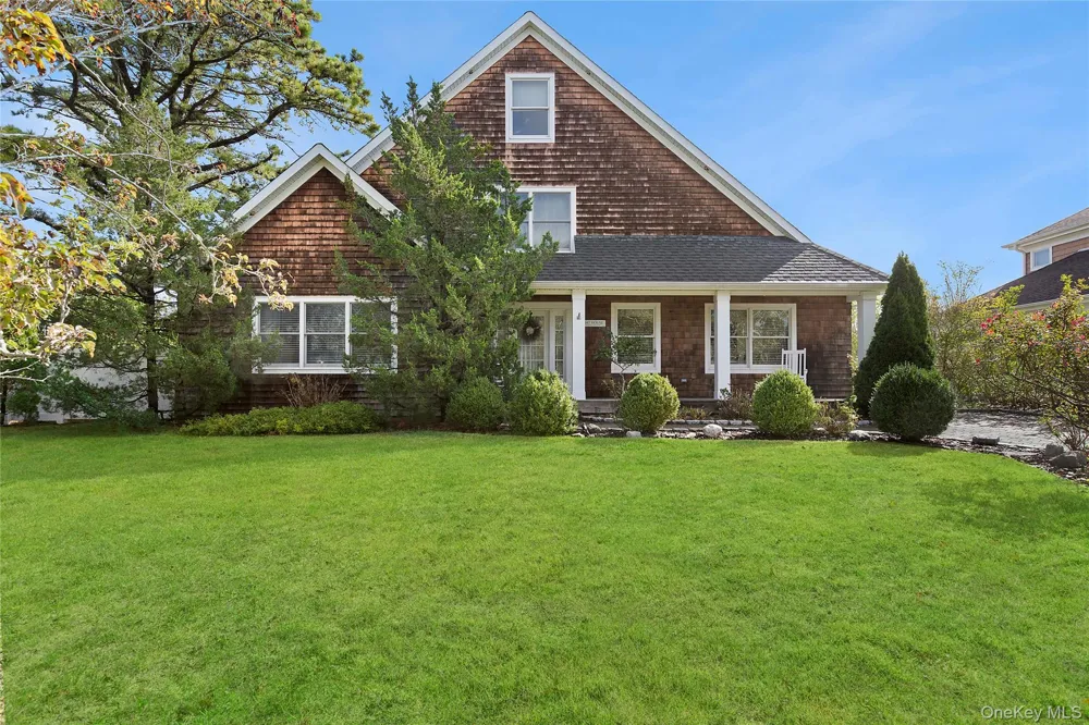 23 Whiting Road East Quogue, NY 11942