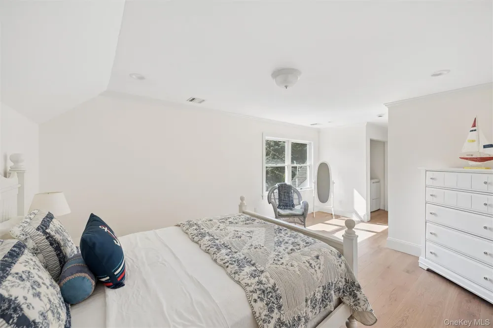 23 Whiting Road East Quogue, NY 11942