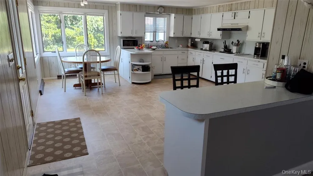 1 Washington Avenue E Hampton Bays, NY 11946