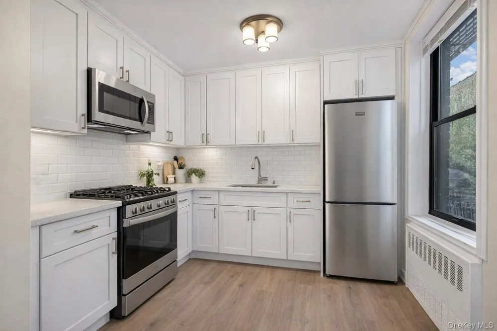 1725 Edison Avenue #1F Bronx, NY 10461