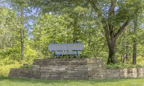 61 Huckleberry Lane