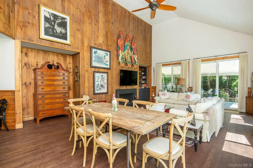 61 Huckleberry Lane East Hampton, NY 11937