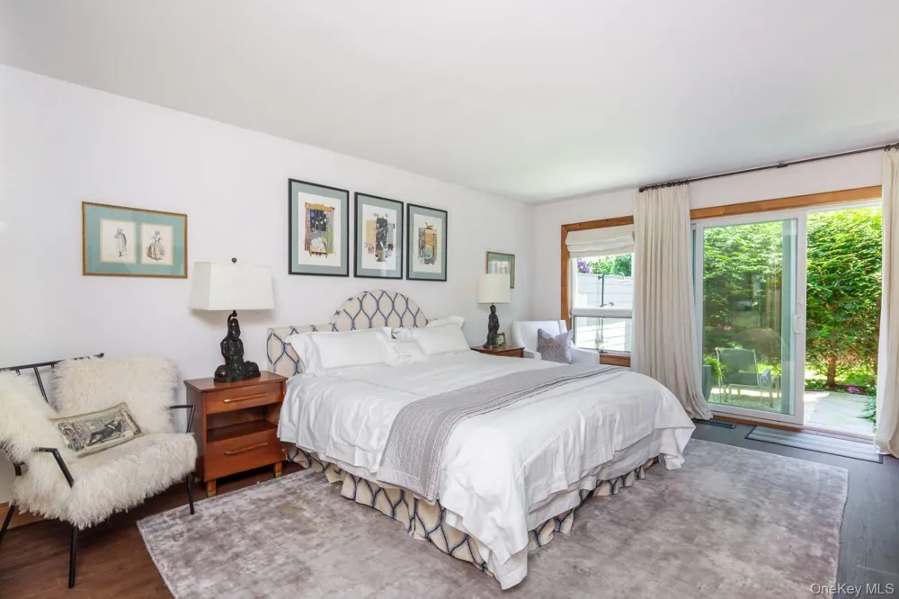 61 Huckleberry Lane East Hampton, NY 11937