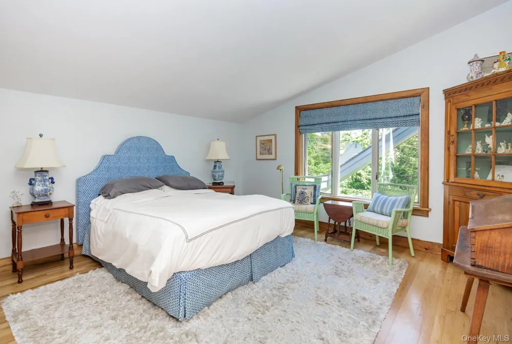 61 Huckleberry Lane East Hampton, NY 11937
