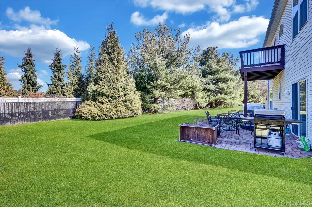 85 Constantine Way Mount Sinai, NY 11766