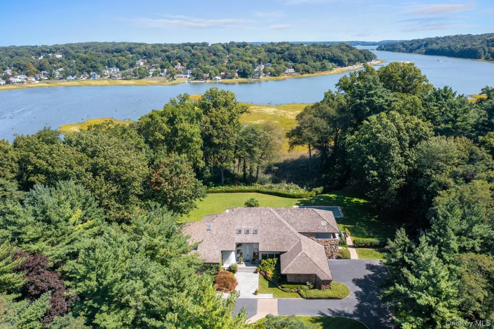 8 Mill Pond Lane Lattingtown, NY 11560