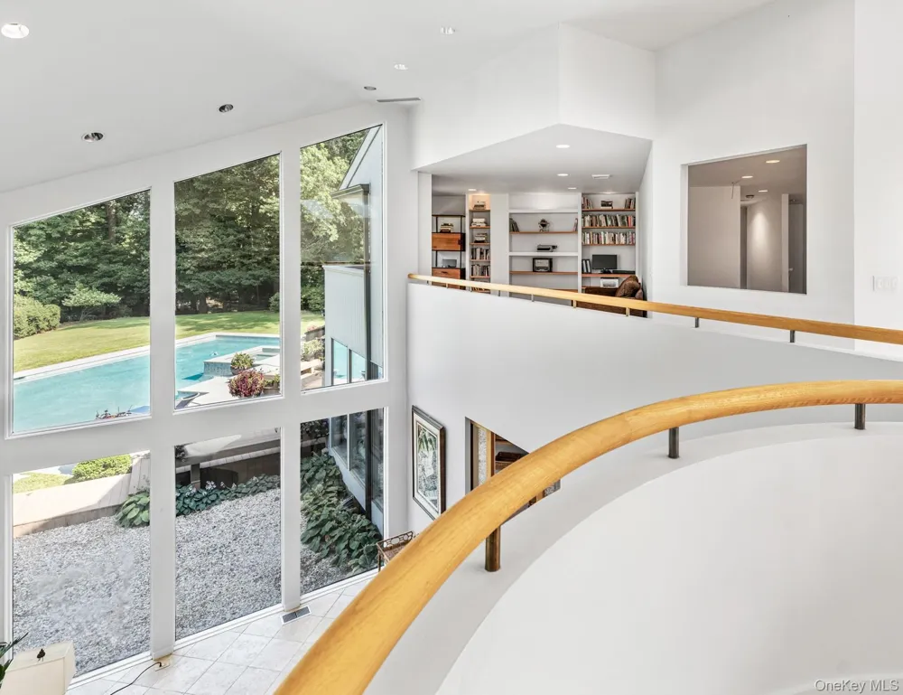 8 Mill Pond Lane Lattingtown, NY 11560
