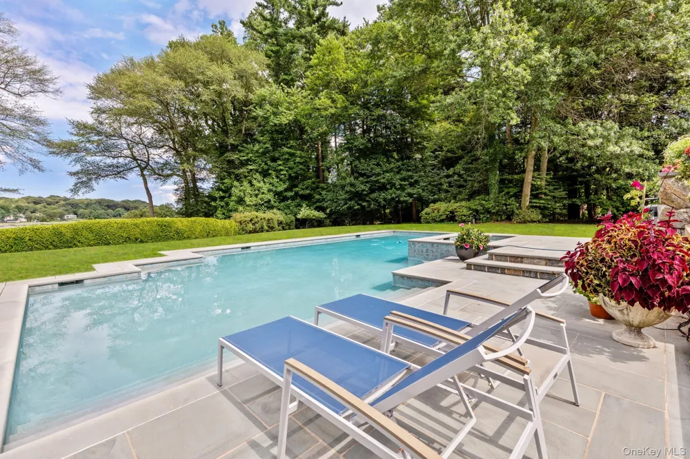 8 Mill Pond Lane Lattingtown, NY 11560
