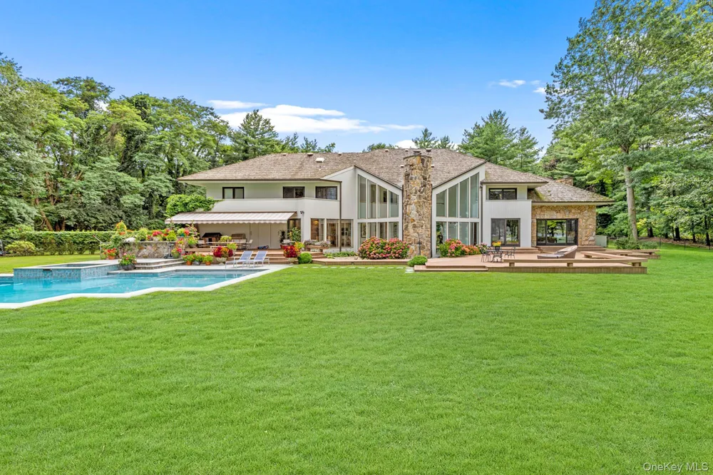 8 Mill Pond Lane Lattingtown, NY 11560