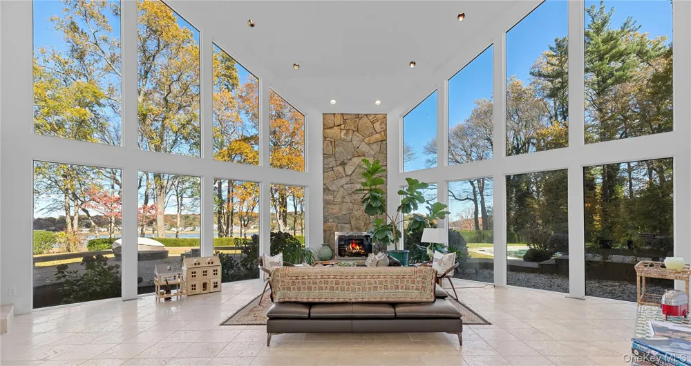 8 Mill Pond Lane Lattingtown, NY 11560