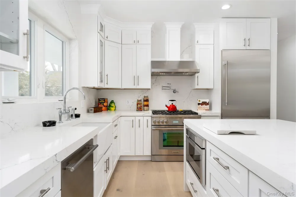 40 Waters Edge Road Southampton, NY 11968