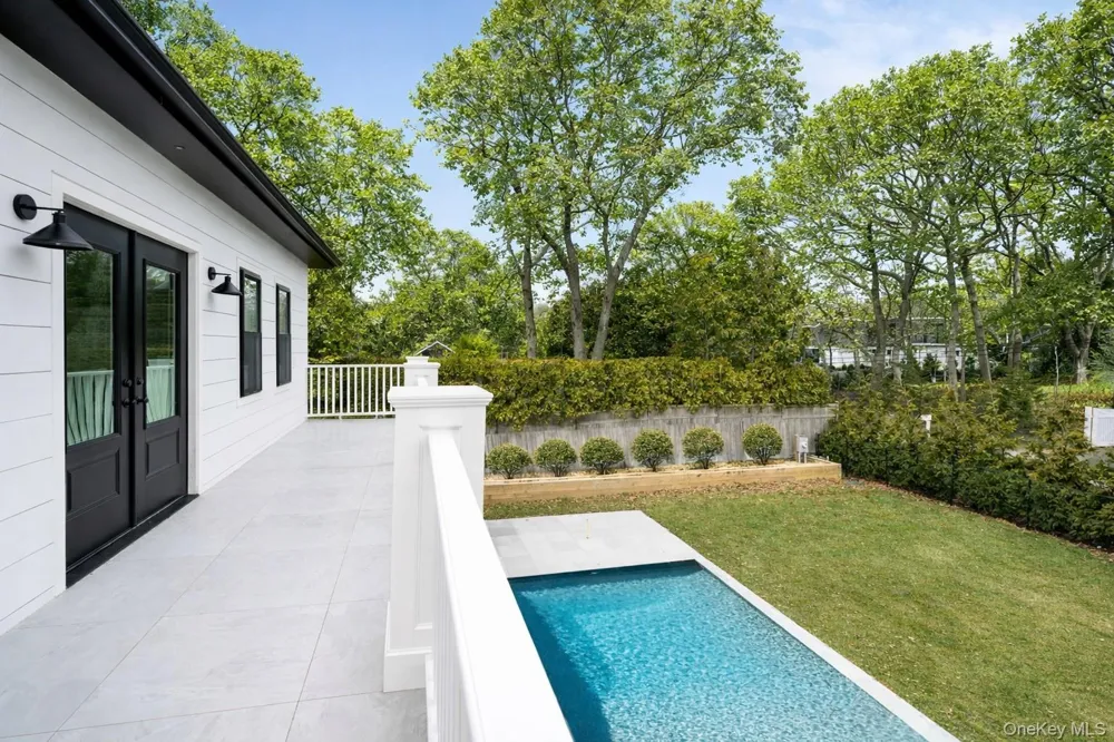 40 Waters Edge Road Southampton, NY 11968