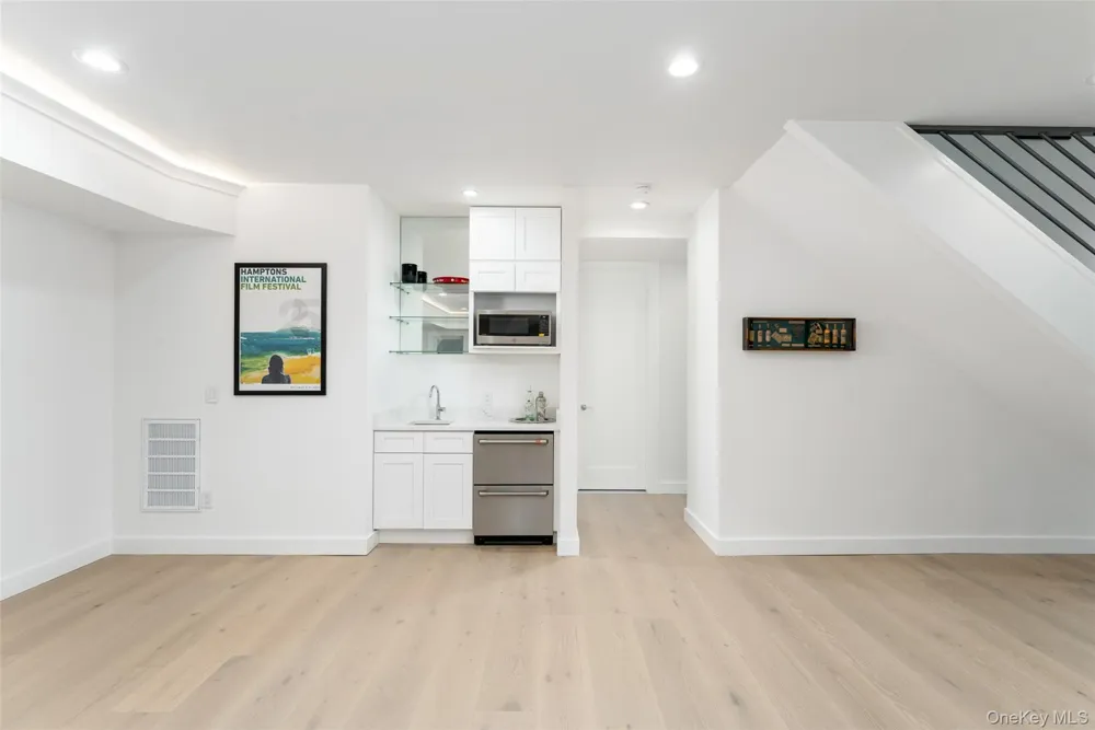 40 Waters Edge Road Southampton, NY 11968