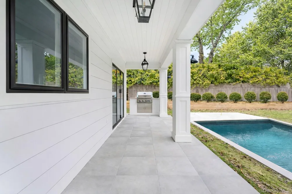40 Waters Edge Road Southampton, NY 11968