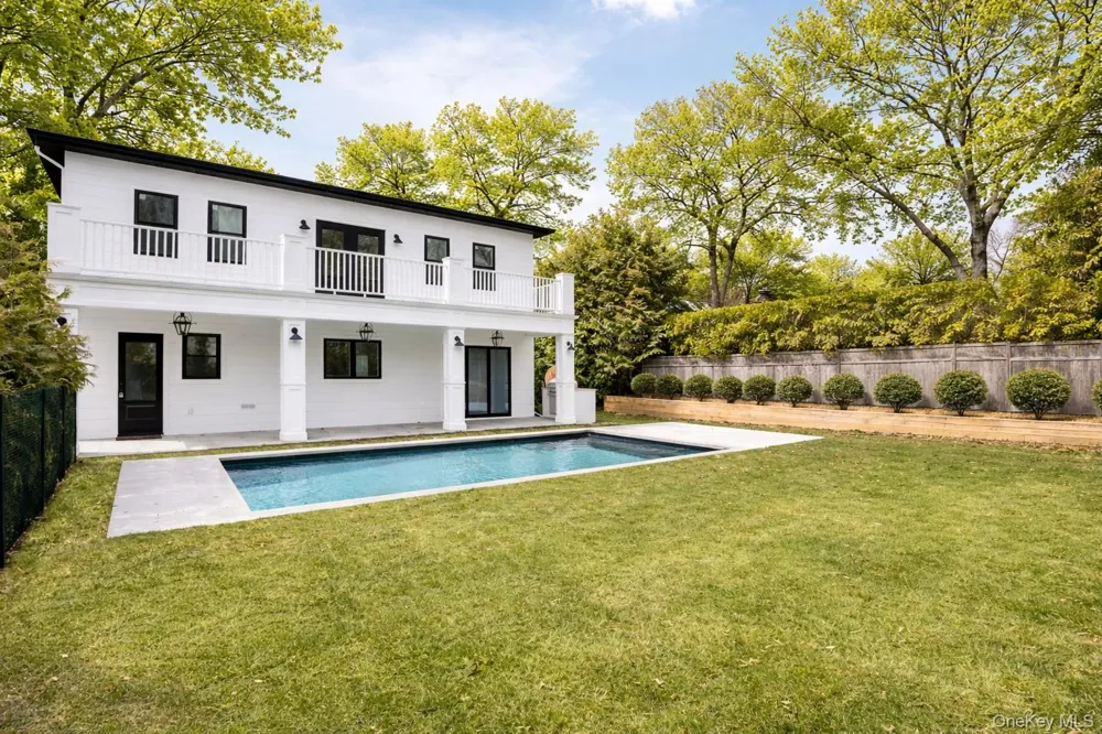 40 Waters Edge Road Southampton, NY 11968