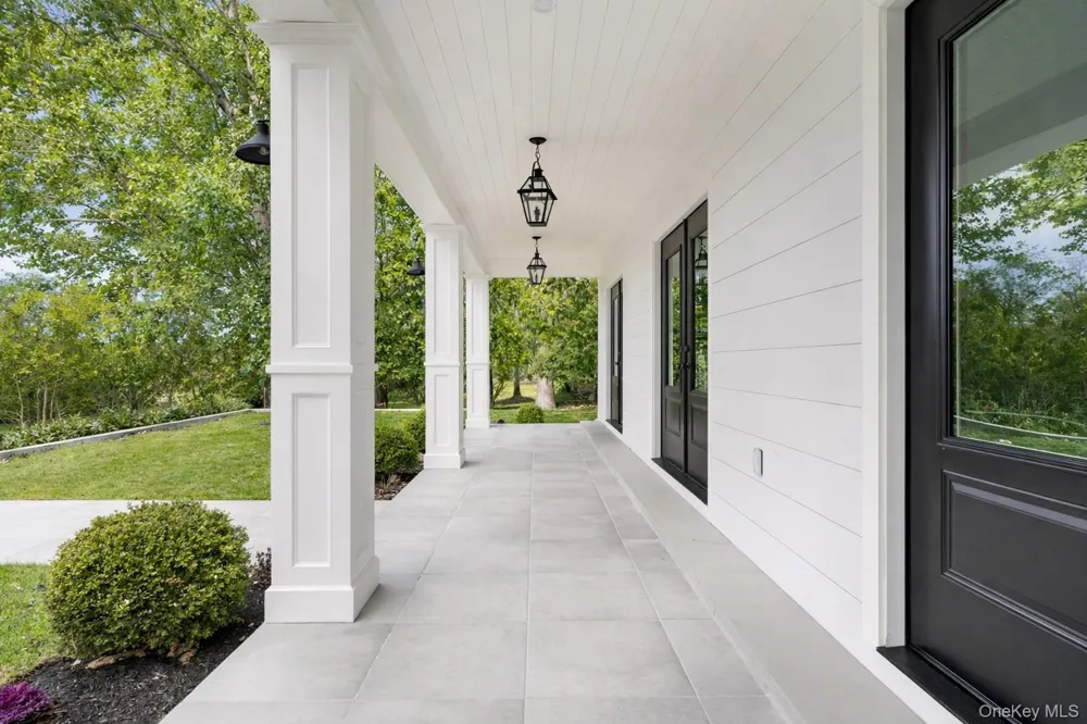 40 Waters Edge Road Southampton, NY 11968