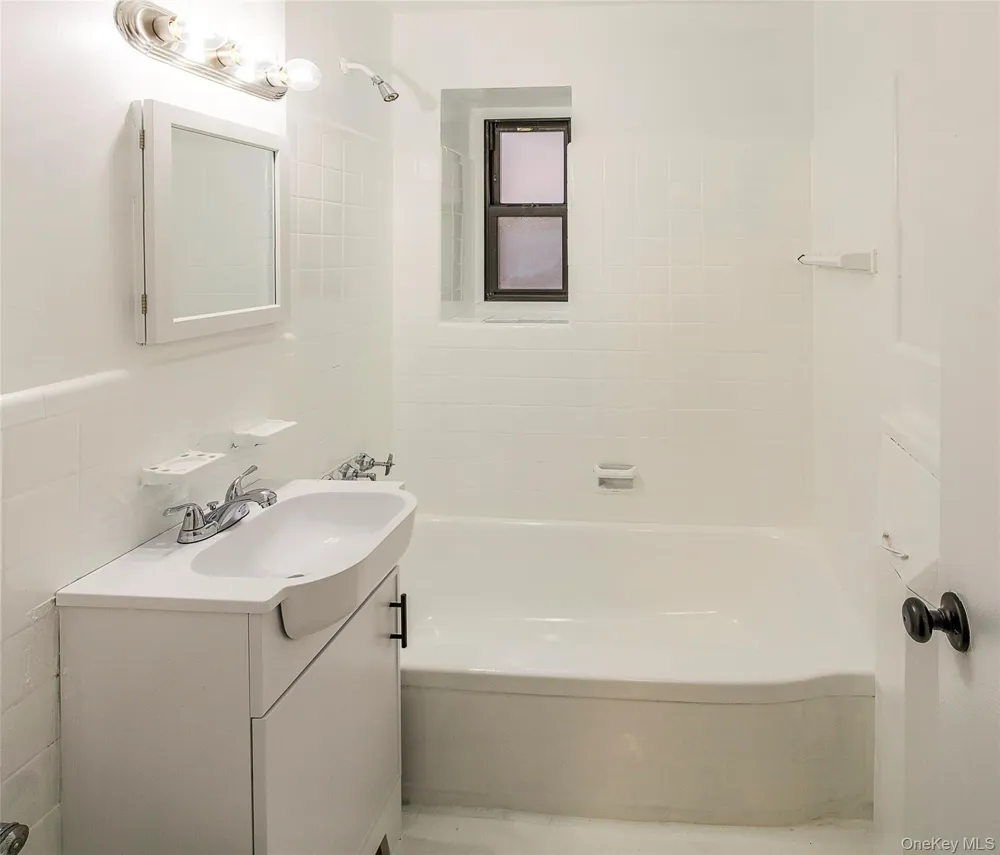 30 Fleetwood Avenue #2E Mount Vernon, NY 10552