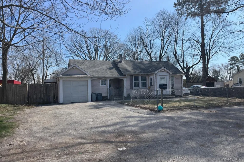 43 Grant Avenue Brentwood, NY 11717