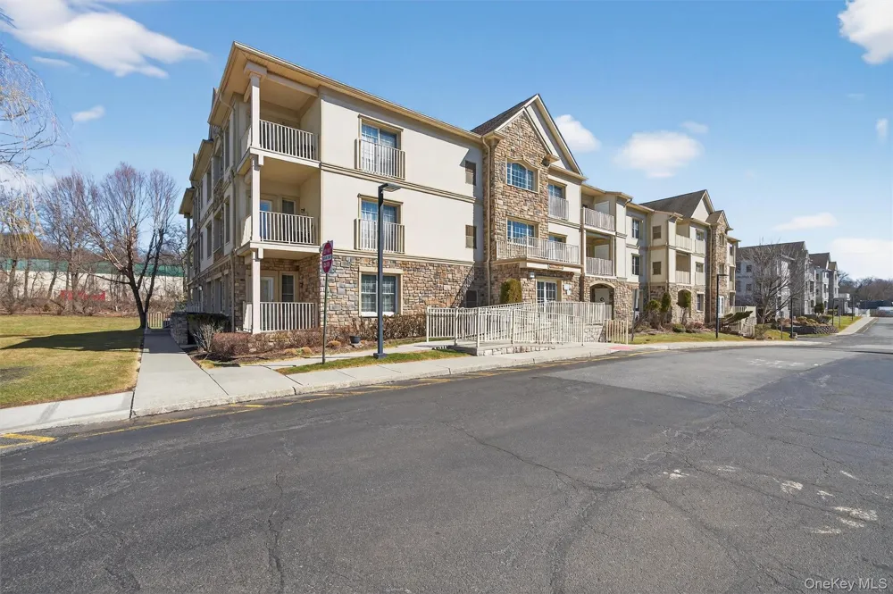 28 De Baun Avenue #304 Airmont, NY 10901