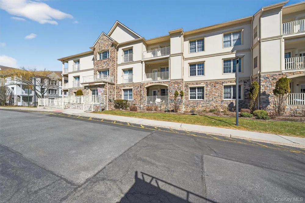28 De Baun Avenue #304 Airmont, NY 10901