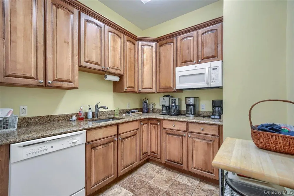 28 De Baun Avenue #304 Airmont, NY 10901