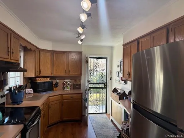 154 Cedar Road E Mastic Beach, NY 11951
