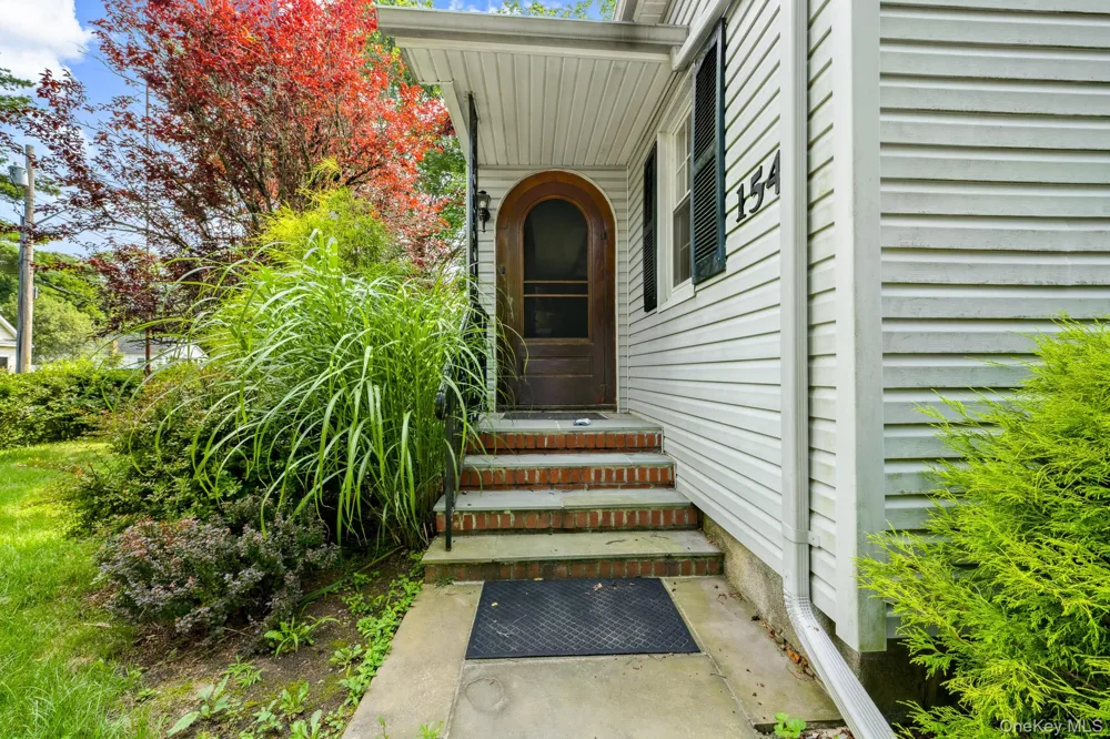 154 Cedar Road E Mastic Beach, NY 11951