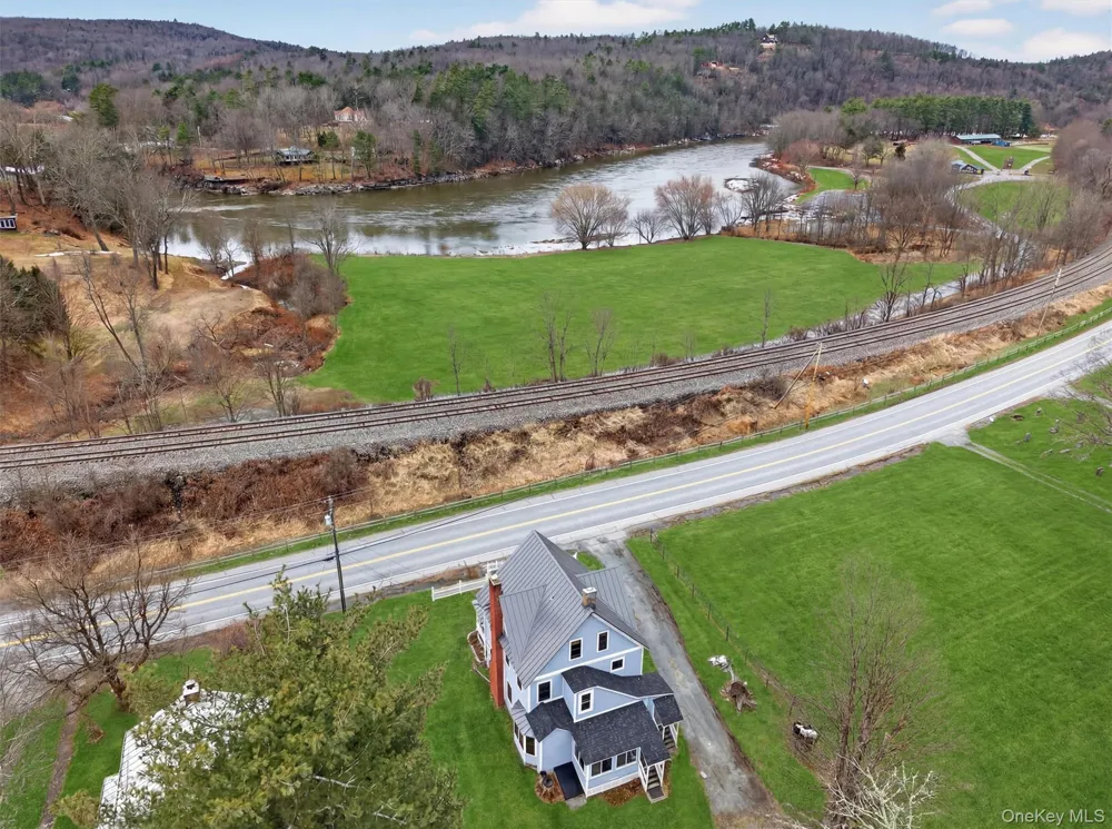 48 Kirks Road Narrowsburg, NY 12764