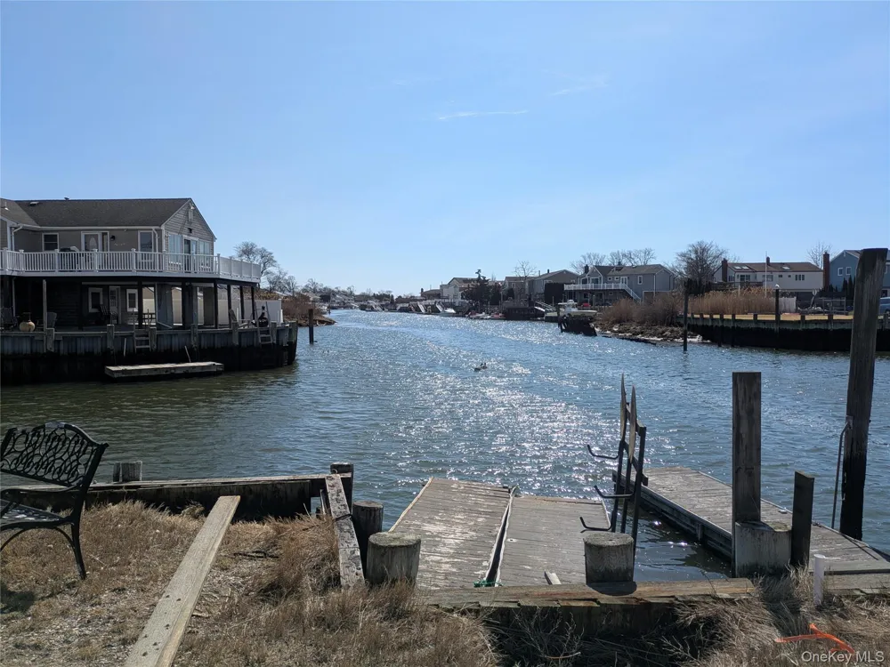 635 Arthur Street Baldwin, NY 11510