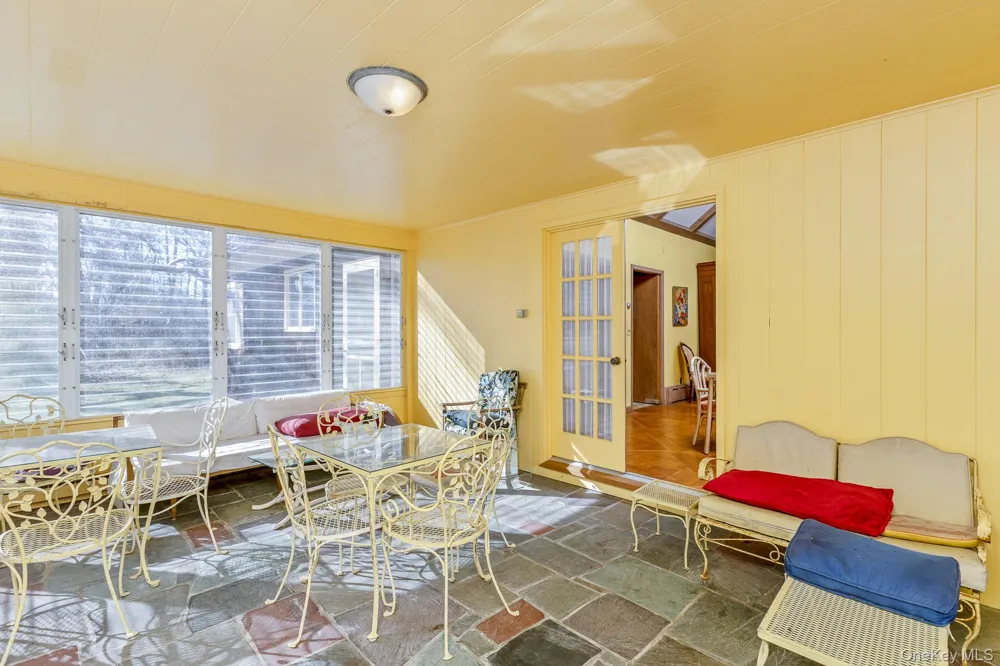 43 Halsey Road Remsenburg, NY 11960