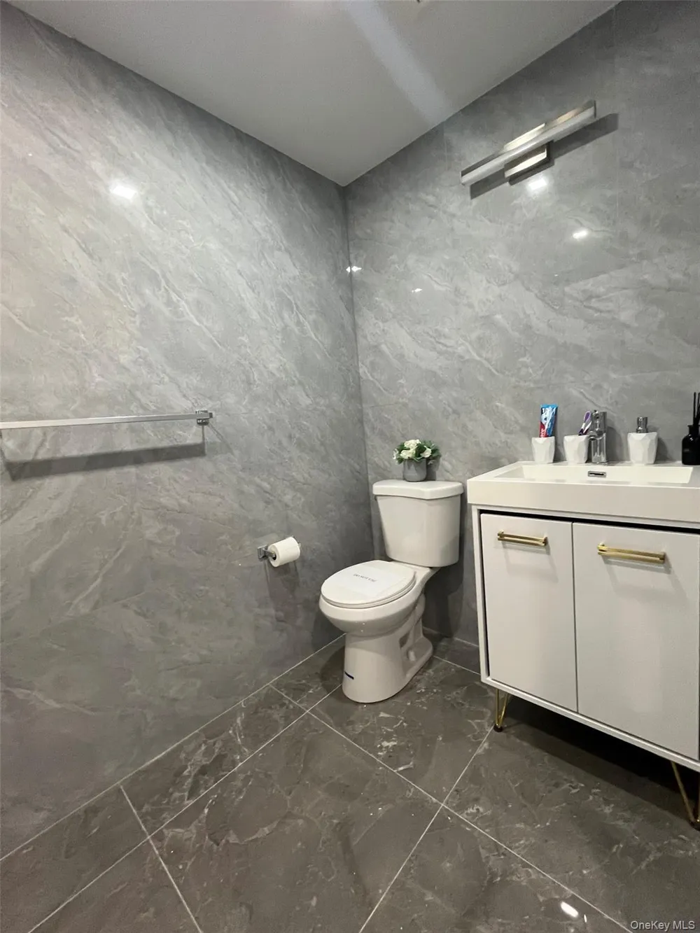 941 57TH STREET #1A Brooklyn, NY 11219
