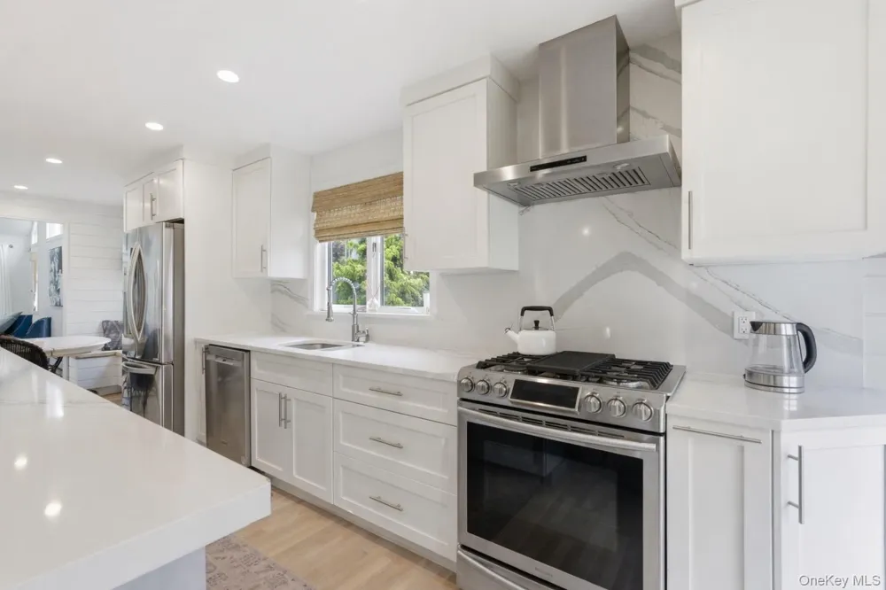 1 Canal Way Hampton Bays, NY 11946
