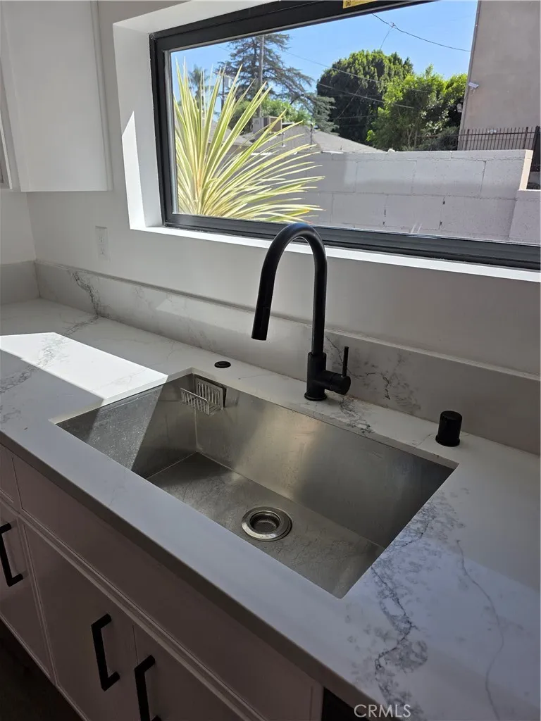 6130 Hazeltine #3 Van Nuys, CA 91401