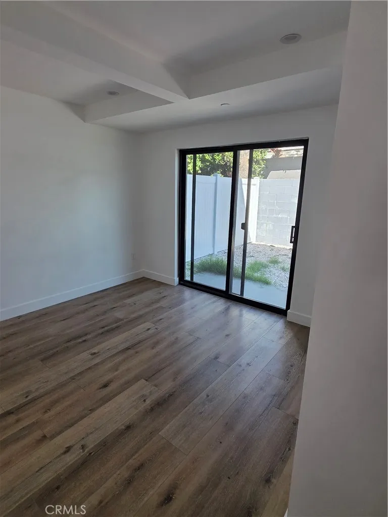 6130 Hazeltine #3 Van Nuys, CA 91401