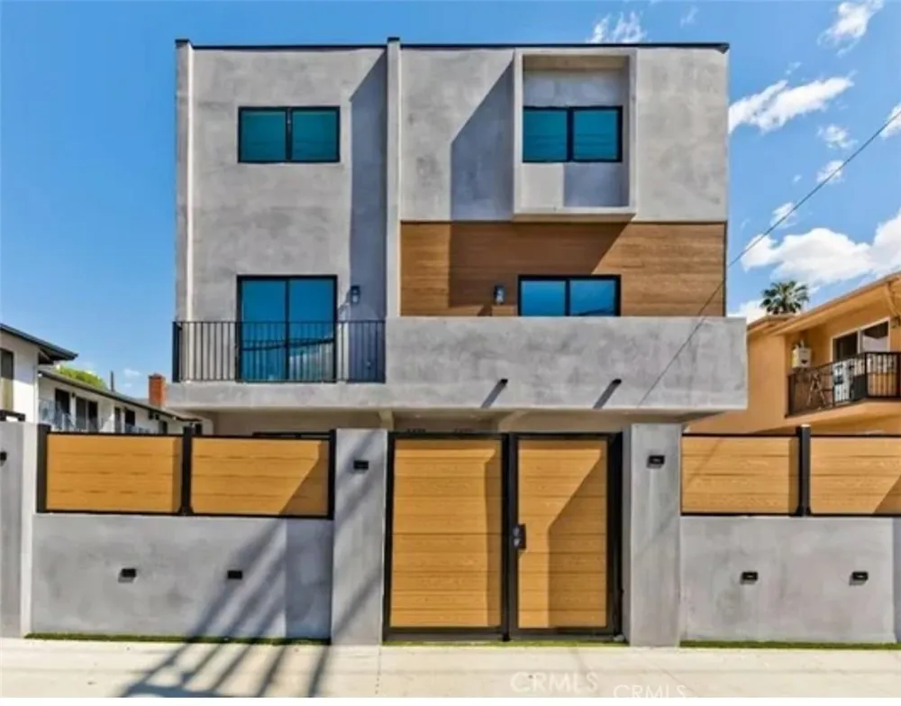 6130 Hazeltine #3 Van Nuys, CA 91401