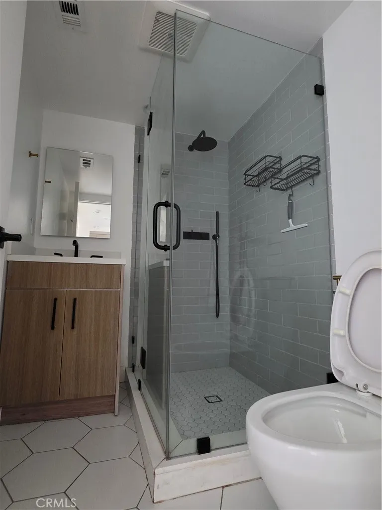 6130 Hazeltine #3 Van Nuys, CA 91401