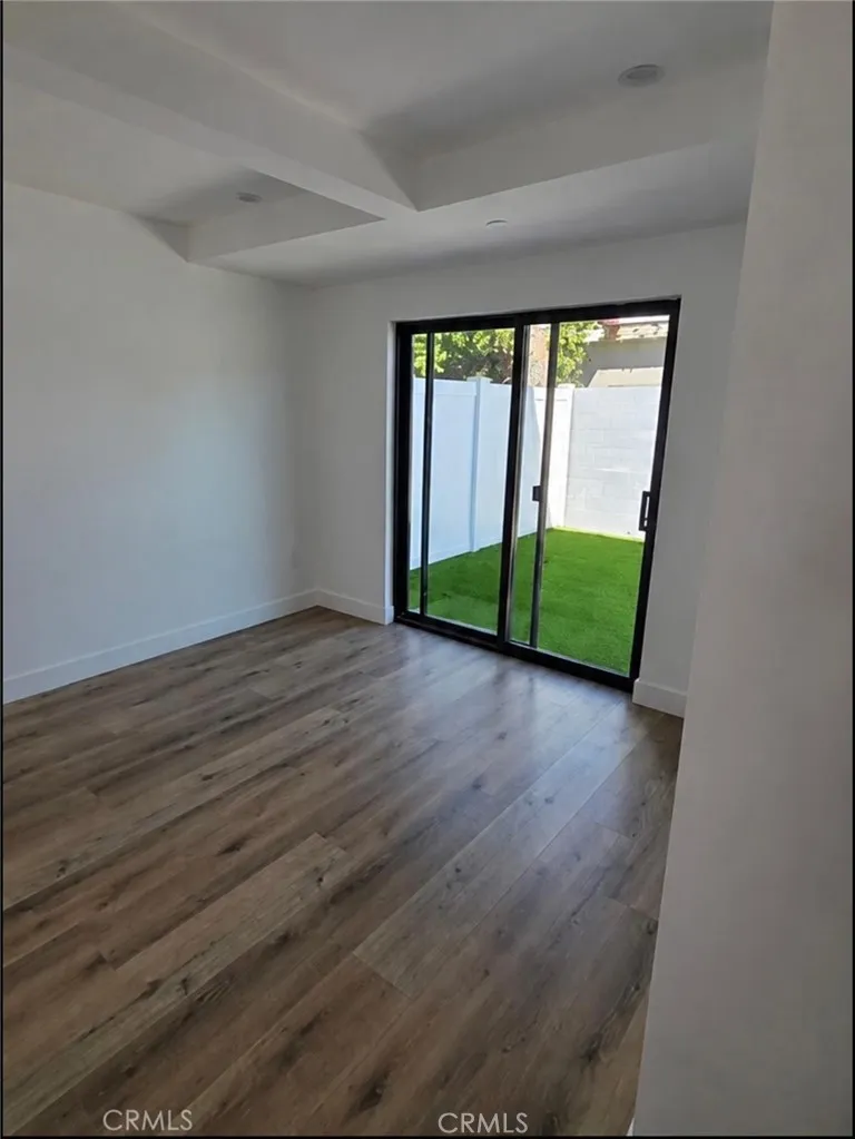 6130 Hazeltine #3 Van Nuys, CA 91401