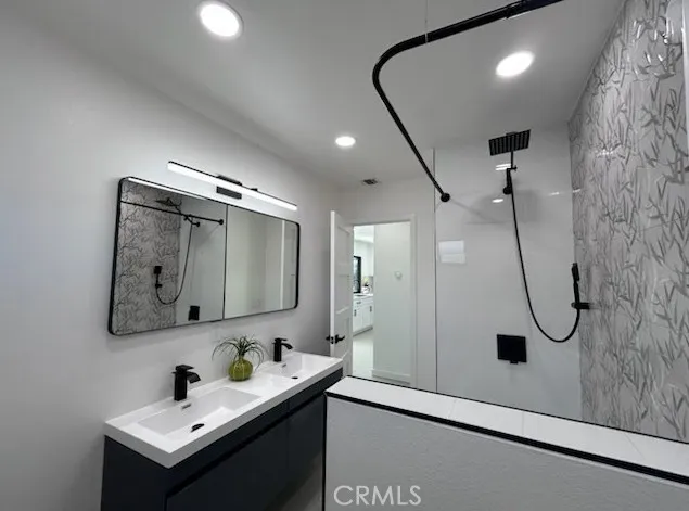 3940 E Calle San Antonio Palm Springs, CA 92264