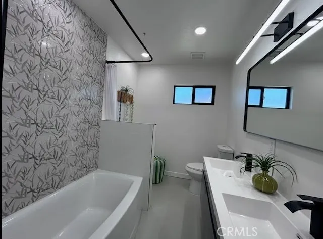 3940 E Calle San Antonio Palm Springs, CA 92264