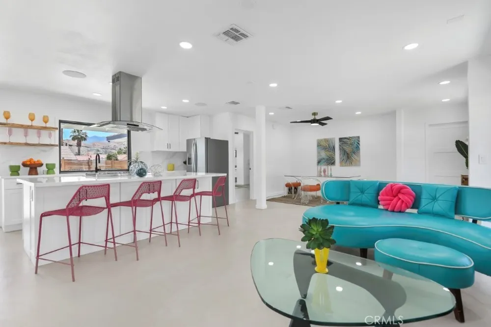 3940 E Calle San Antonio Palm Springs, CA 92264