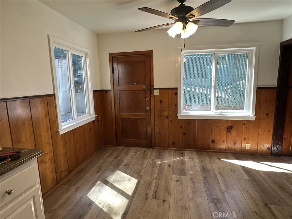 215 Western Cedar Glen, CA 92321